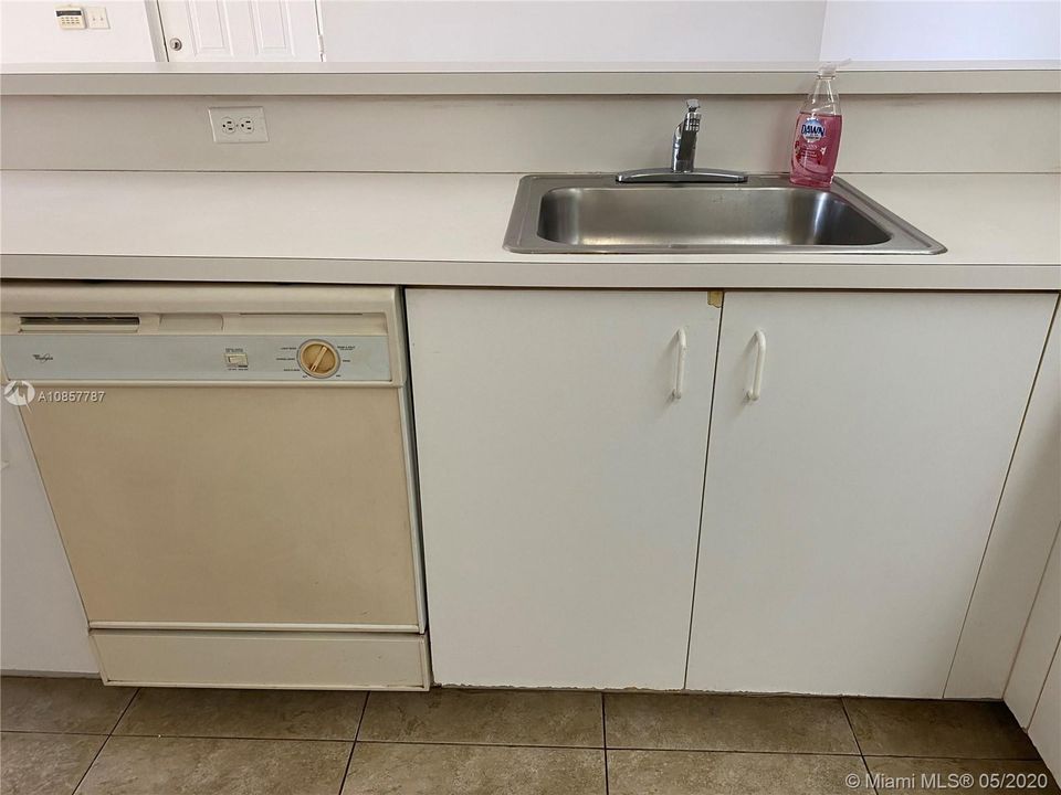Недавно арендовано: $1,550 (2 спален, 2 ванн, 1106 Квадратных фут)