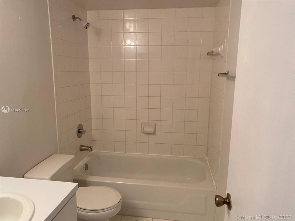 Недавно арендовано: $1,550 (2 спален, 2 ванн, 1106 Квадратных фут)