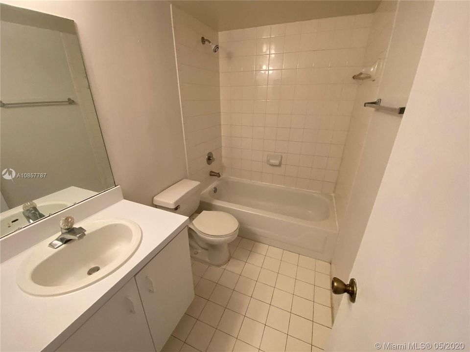 Недавно арендовано: $1,550 (2 спален, 2 ванн, 1106 Квадратных фут)