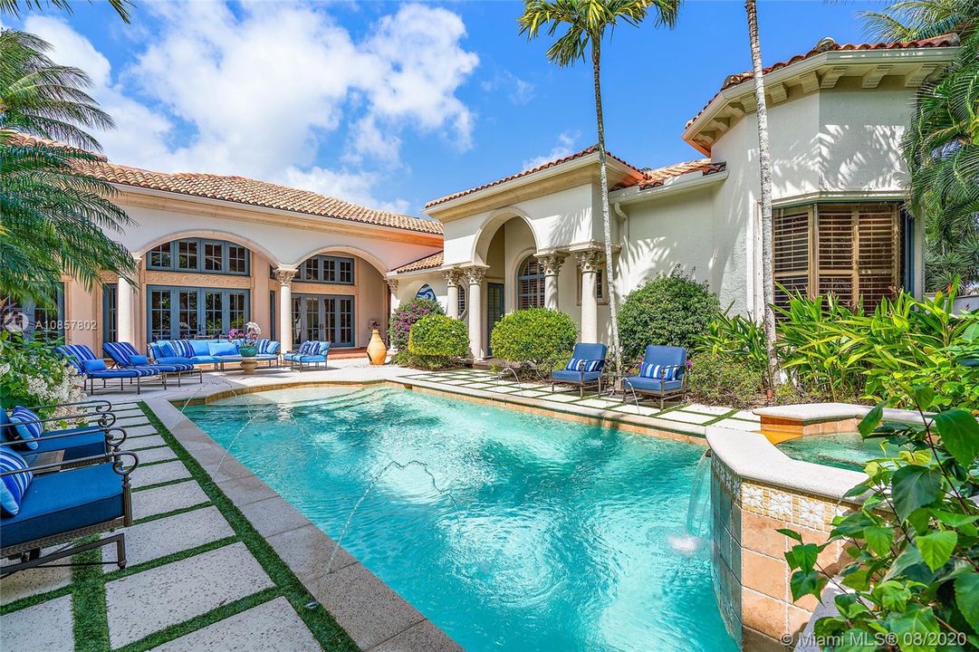 Vendido Recientemente: $7,000,000 (5 camas, 5 baños, 7509 Pies cuadrados)