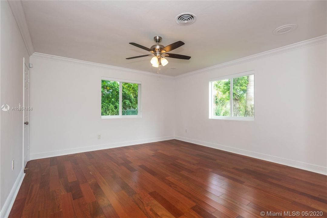 Recently Rented: $5,500 (3 beds, 4 baths, 3477 Square Feet)