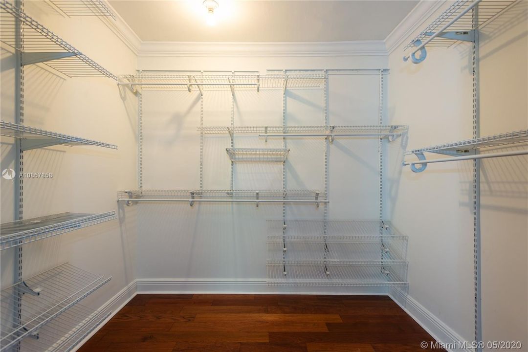 Recently Rented: $5,500 (3 beds, 4 baths, 3477 Square Feet)
