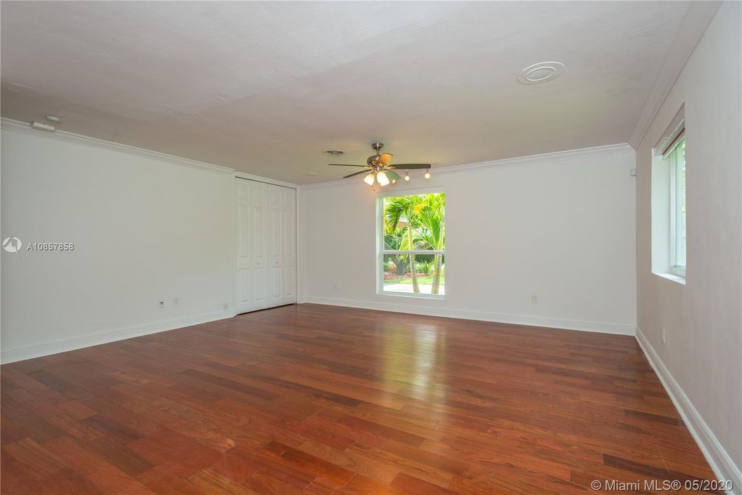 Recently Rented: $5,500 (3 beds, 4 baths, 3477 Square Feet)