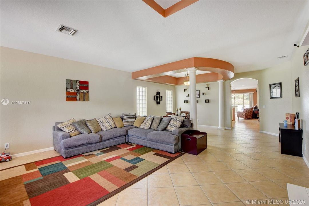 Recently Sold: $399,900 (4 beds, 2 baths, 2275 Square Feet)