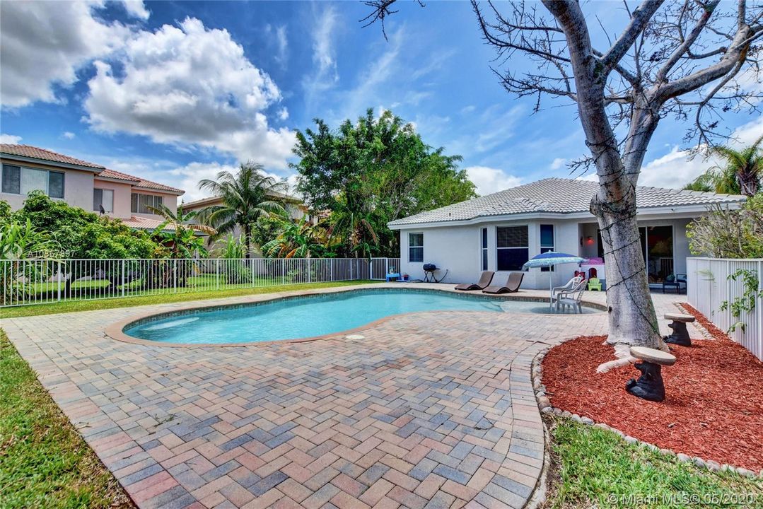Recently Sold: $399,900 (4 beds, 2 baths, 2275 Square Feet)