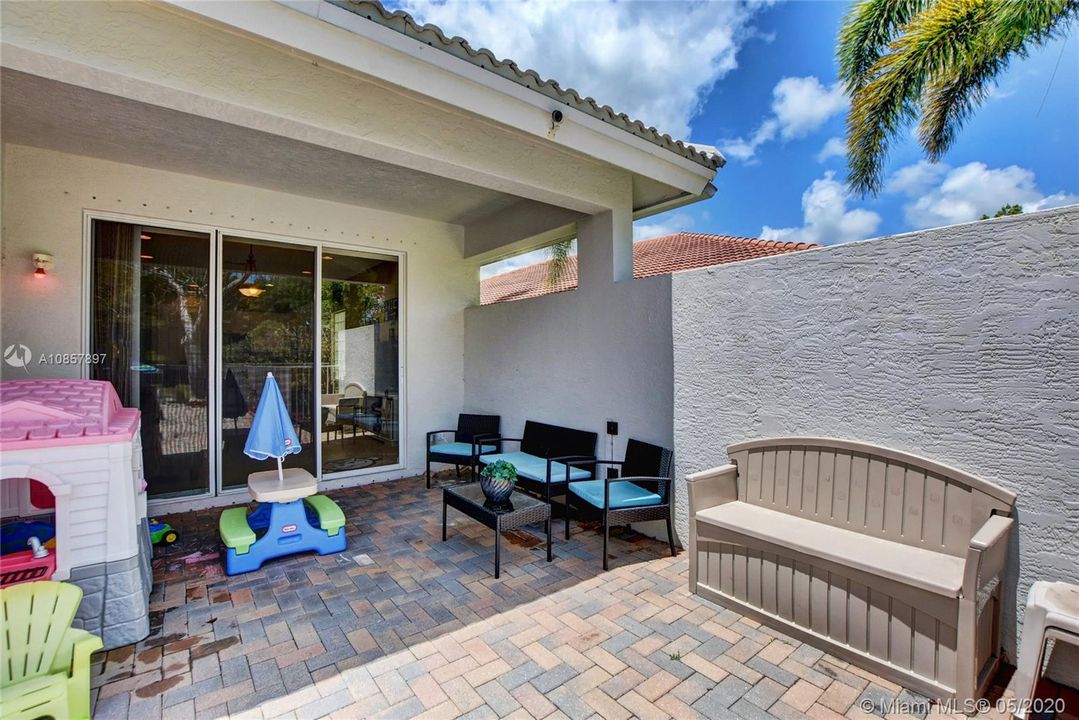 Recently Sold: $399,900 (4 beds, 2 baths, 2275 Square Feet)