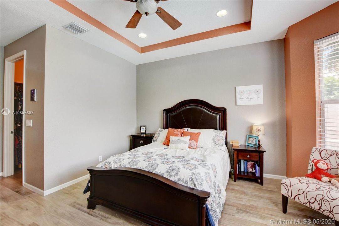 Recently Sold: $399,900 (4 beds, 2 baths, 2275 Square Feet)
