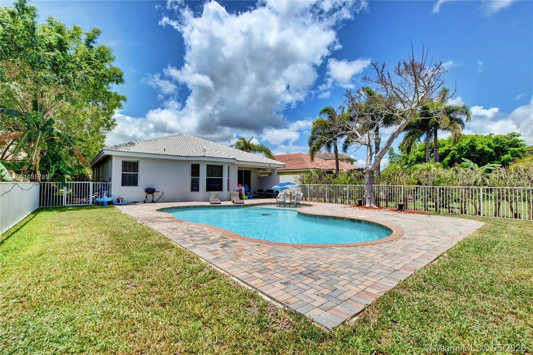 Recently Sold: $399,900 (4 beds, 2 baths, 2275 Square Feet)