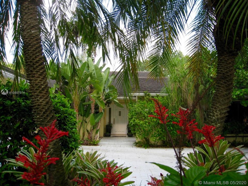 Recently Rented: $5,990 (4 beds, 2 baths, 2853 Square Feet)