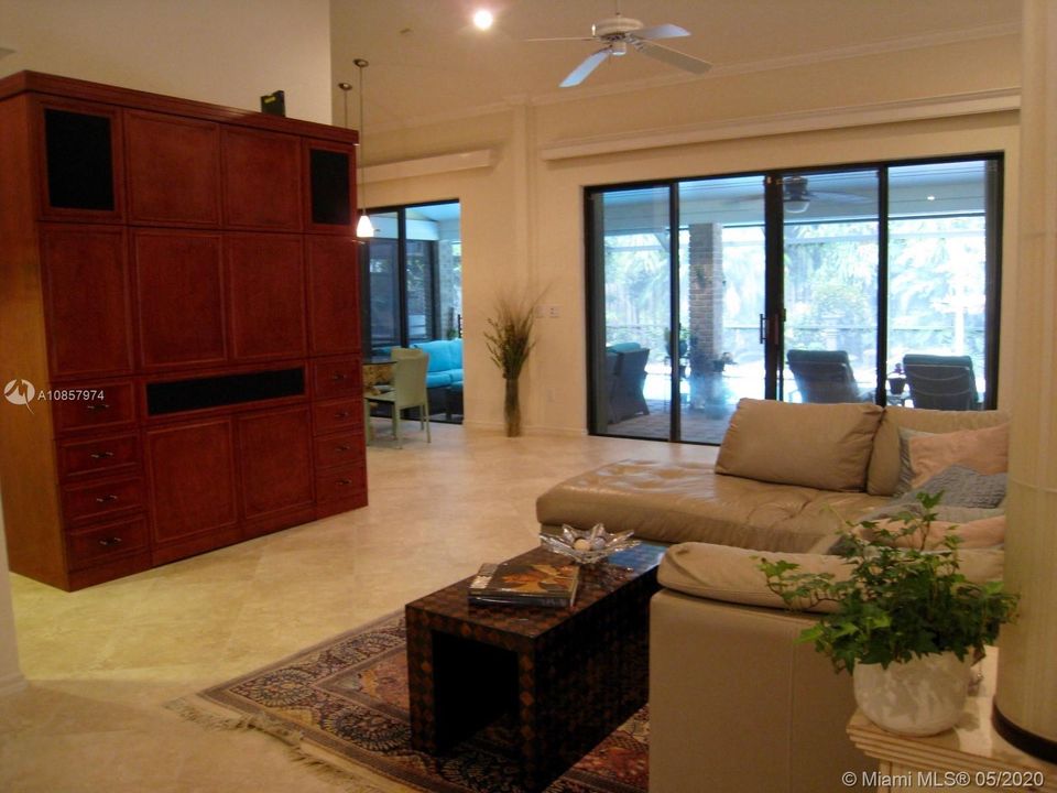 Recently Rented: $5,990 (4 beds, 2 baths, 2853 Square Feet)