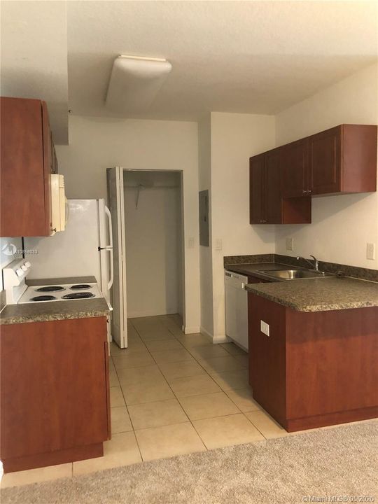 Recently Rented: $1,550 (2 beds, 2 baths, 0 Square Feet)