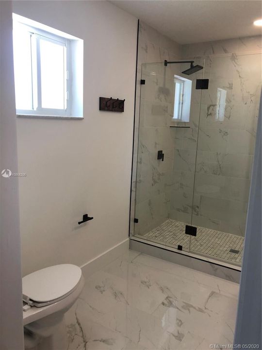 Recently Sold: $439,999 (3 beds, 2 baths, 1676 Square Feet)
