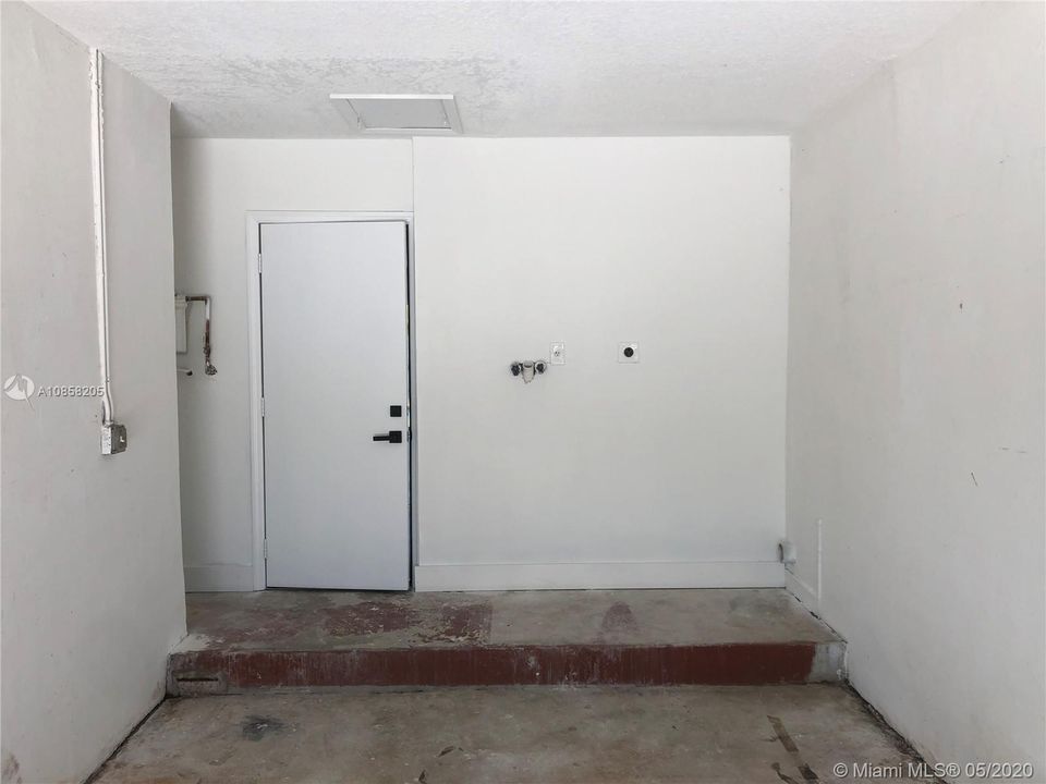 Recently Sold: $439,999 (3 beds, 2 baths, 1676 Square Feet)