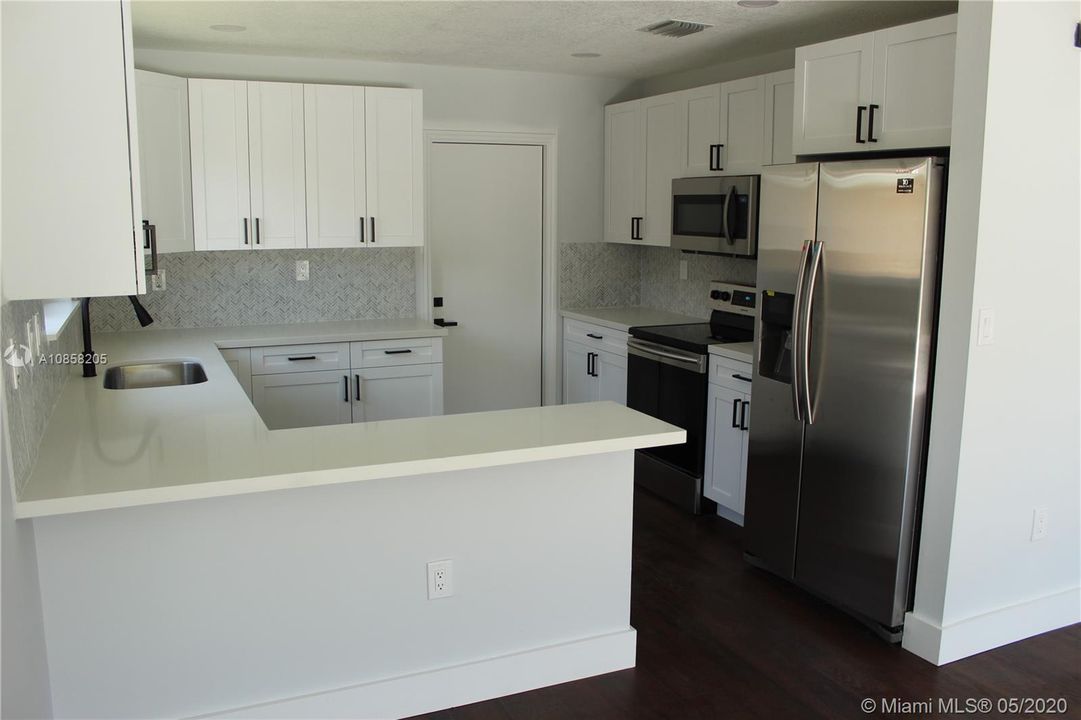 Recently Sold: $439,999 (3 beds, 2 baths, 1676 Square Feet)