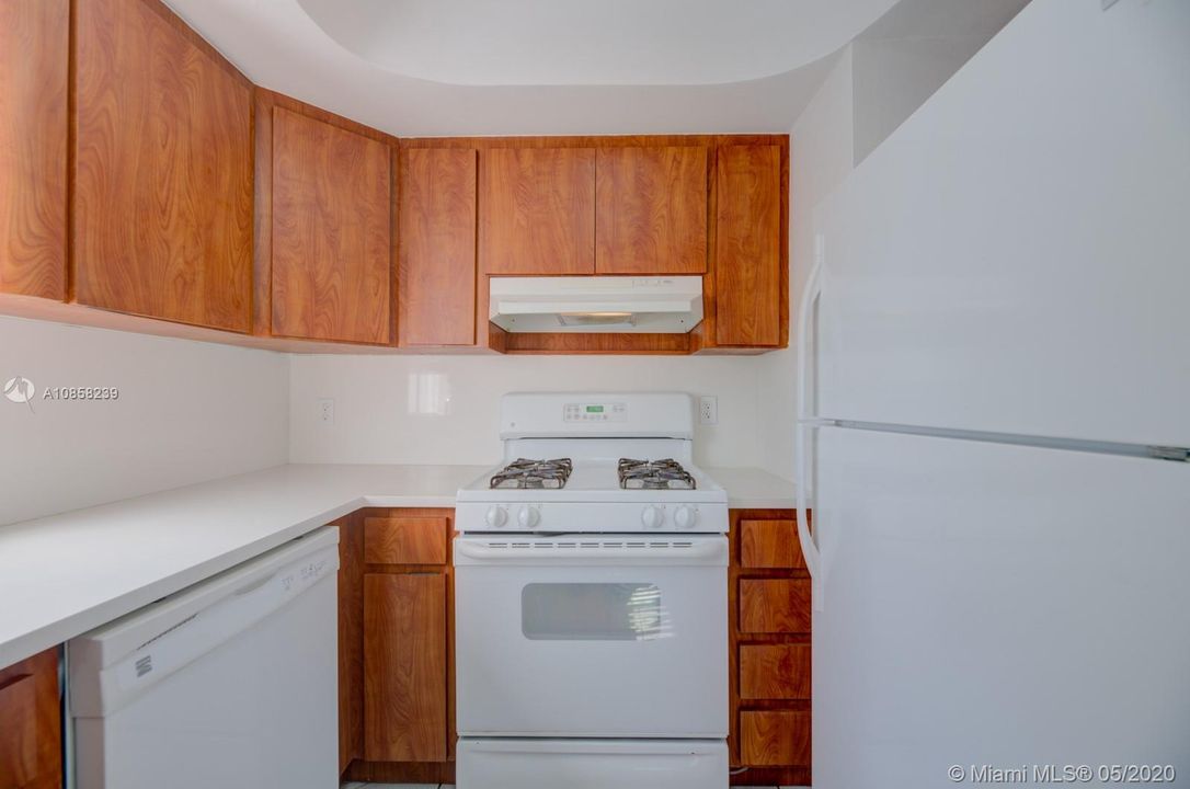 Recently Rented: $1,950 (3 beds, 2 baths, 1378 Square Feet)