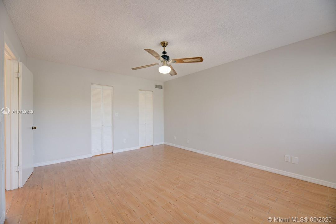 Recently Rented: $1,950 (3 beds, 2 baths, 1378 Square Feet)