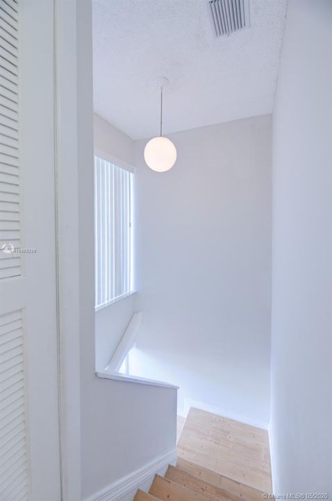 Recently Rented: $1,950 (3 beds, 2 baths, 1378 Square Feet)