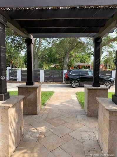 最近售出: $610,000 (3 贝兹, 2 浴室, 2062 平方英尺)