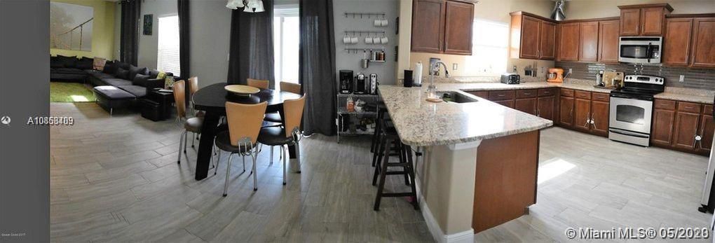 Recently Rented: $2,100 (4 beds, 3 baths, 2742 Square Feet)