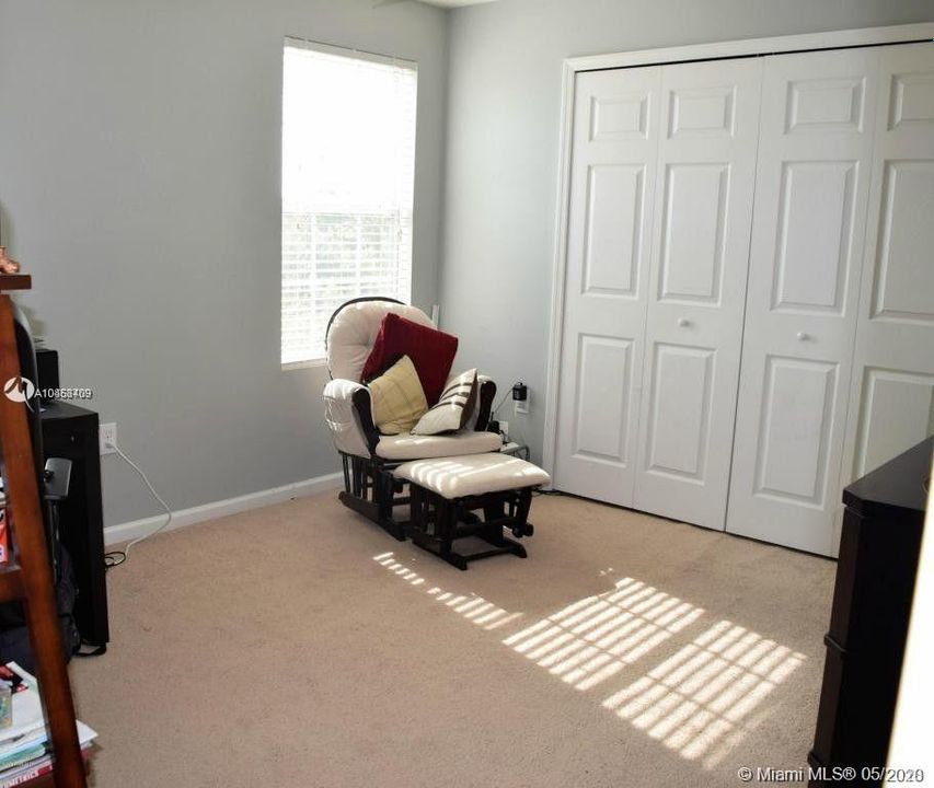 Recently Rented: $2,100 (4 beds, 3 baths, 2742 Square Feet)