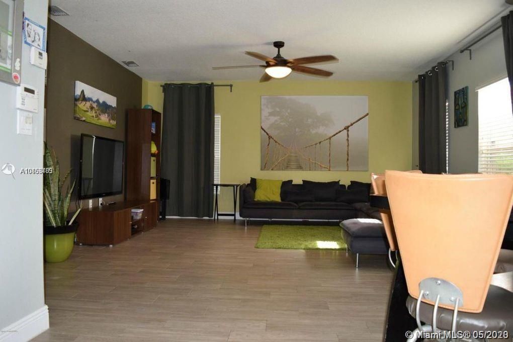 Recently Rented: $2,100 (4 beds, 3 baths, 2742 Square Feet)