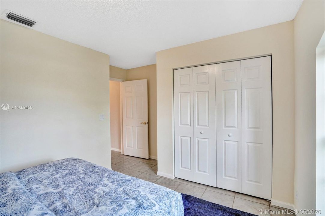 Recently Sold: $339,900 (3 beds, 2 baths, 2092 Square Feet)