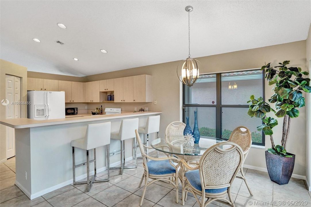 Recently Sold: $339,900 (3 beds, 2 baths, 2092 Square Feet)