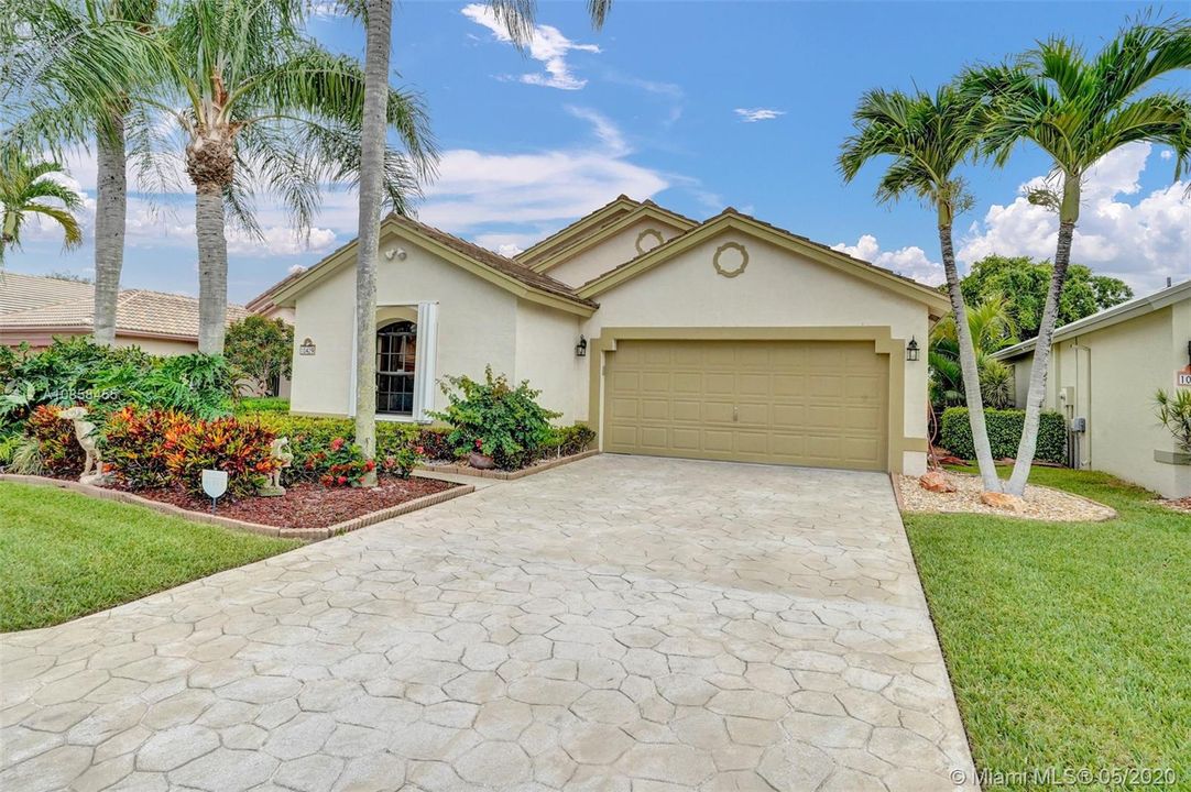 Recently Sold: $339,900 (3 beds, 2 baths, 2092 Square Feet)