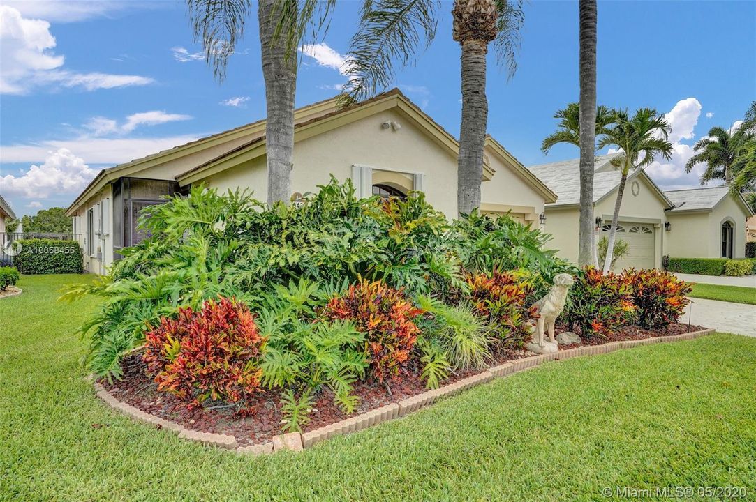 Recently Sold: $339,900 (3 beds, 2 baths, 2092 Square Feet)