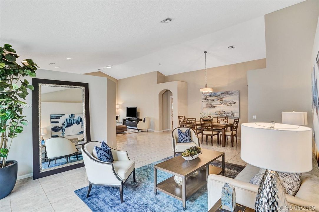 Recently Sold: $339,900 (3 beds, 2 baths, 2092 Square Feet)
