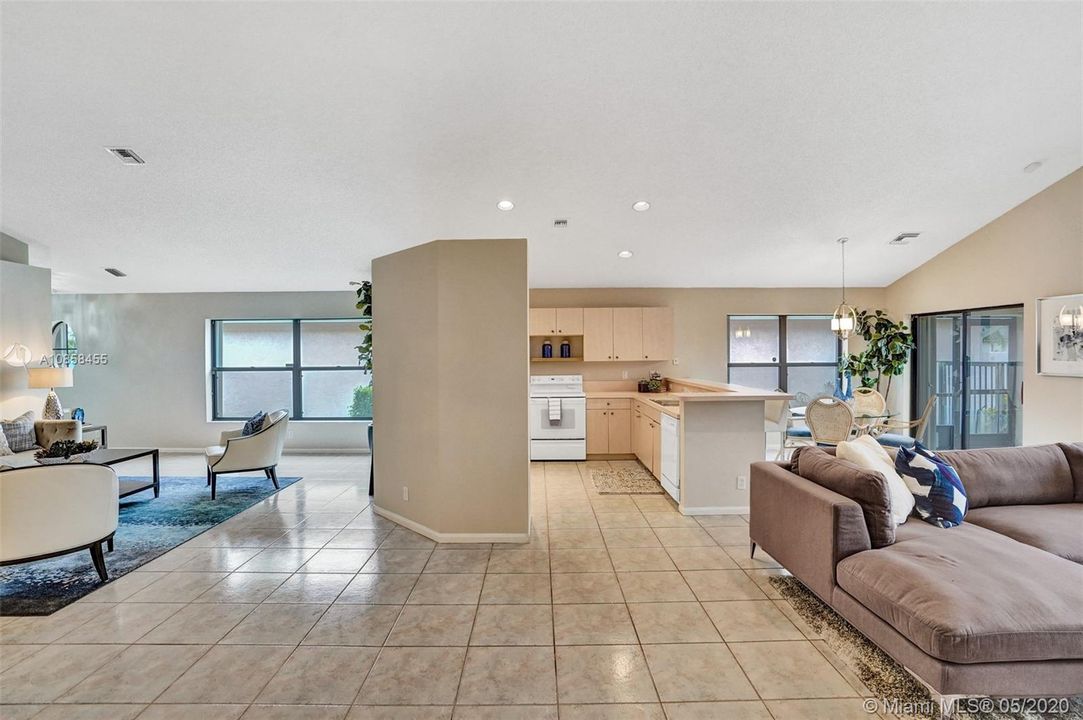 Recently Sold: $339,900 (3 beds, 2 baths, 2092 Square Feet)