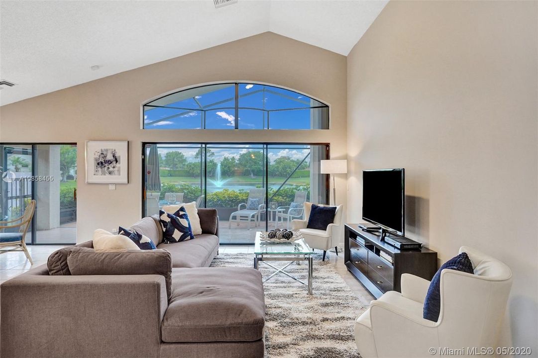 Recently Sold: $339,900 (3 beds, 2 baths, 2092 Square Feet)