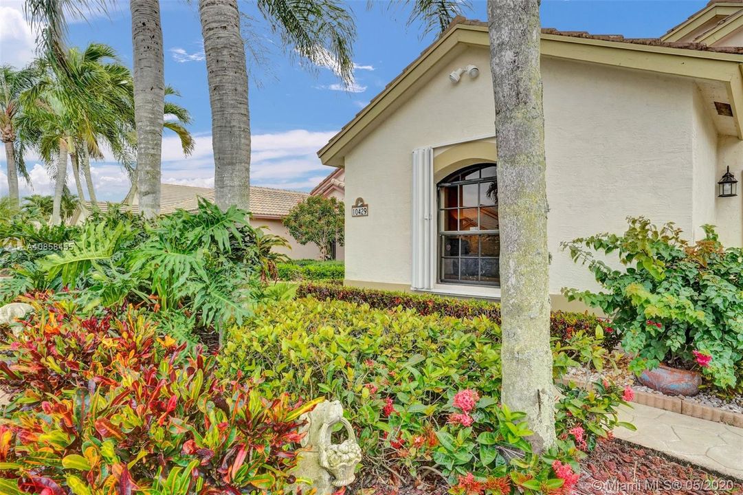 Recently Sold: $339,900 (3 beds, 2 baths, 2092 Square Feet)