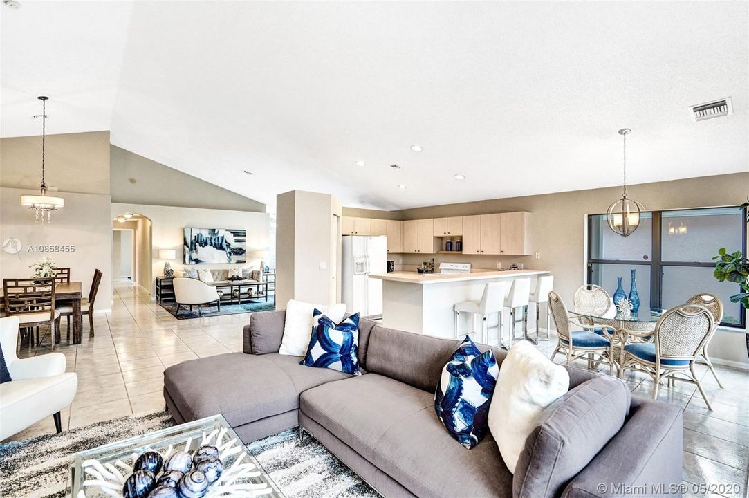 Recently Sold: $339,900 (3 beds, 2 baths, 2092 Square Feet)
