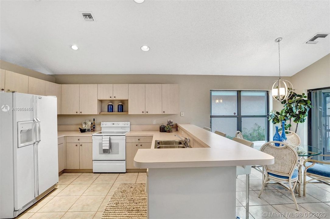Recently Sold: $339,900 (3 beds, 2 baths, 2092 Square Feet)