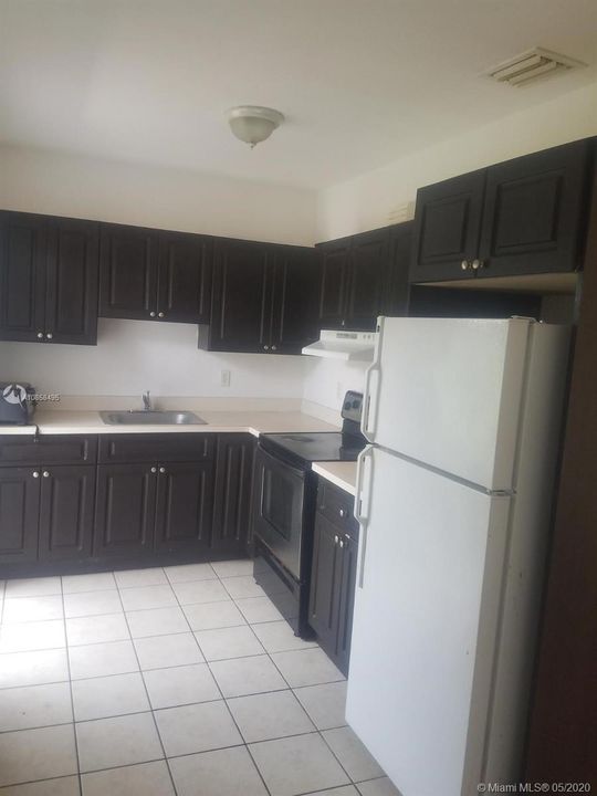 Недавно арендовано: $900 (1 спален, 1 ванн, 576 Квадратных фут)