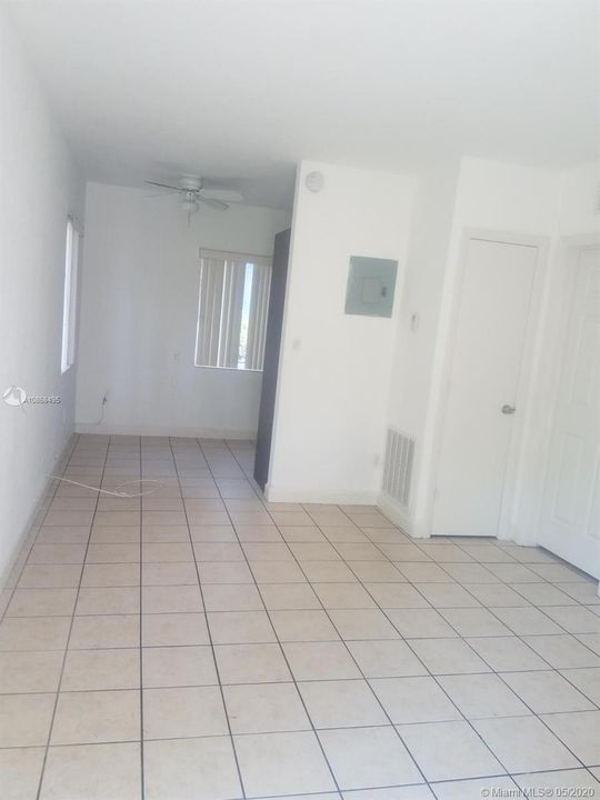 Недавно арендовано: $900 (1 спален, 1 ванн, 576 Квадратных фут)