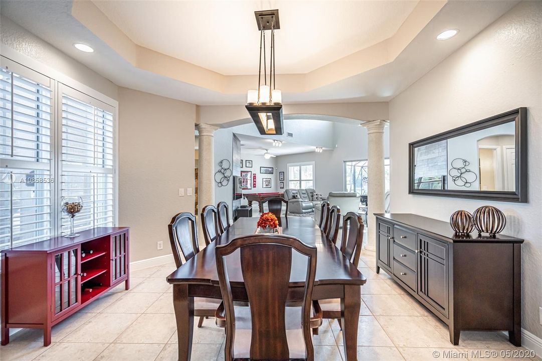Recently Sold: $699,000 (5 beds, 4 baths, 3628 Square Feet)