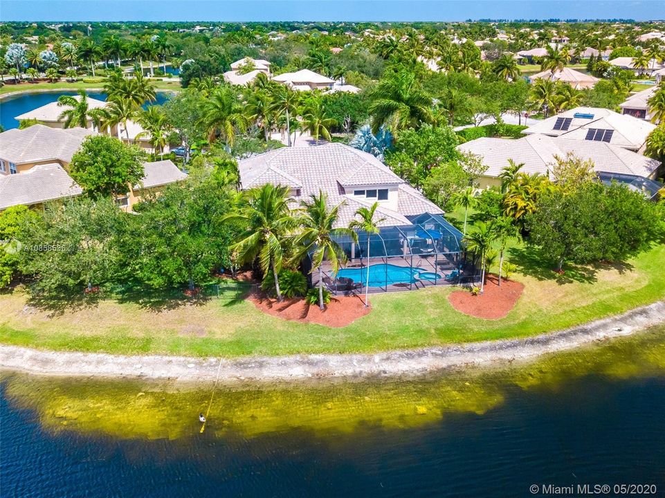 Recently Sold: $699,000 (5 beds, 4 baths, 3628 Square Feet)