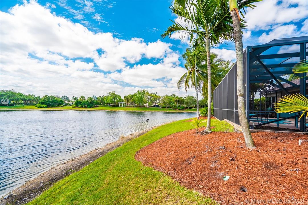 Recently Sold: $699,000 (5 beds, 4 baths, 3628 Square Feet)