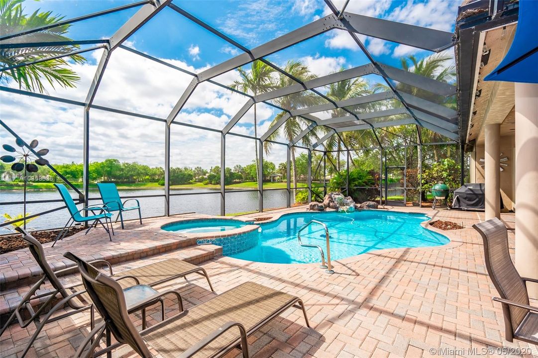 Recently Sold: $699,000 (5 beds, 4 baths, 3628 Square Feet)