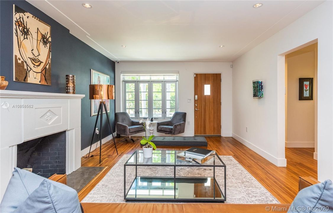 Недавно продано: $769,000 (3 спален, 2 ванн, 1375 Квадратных фут)
