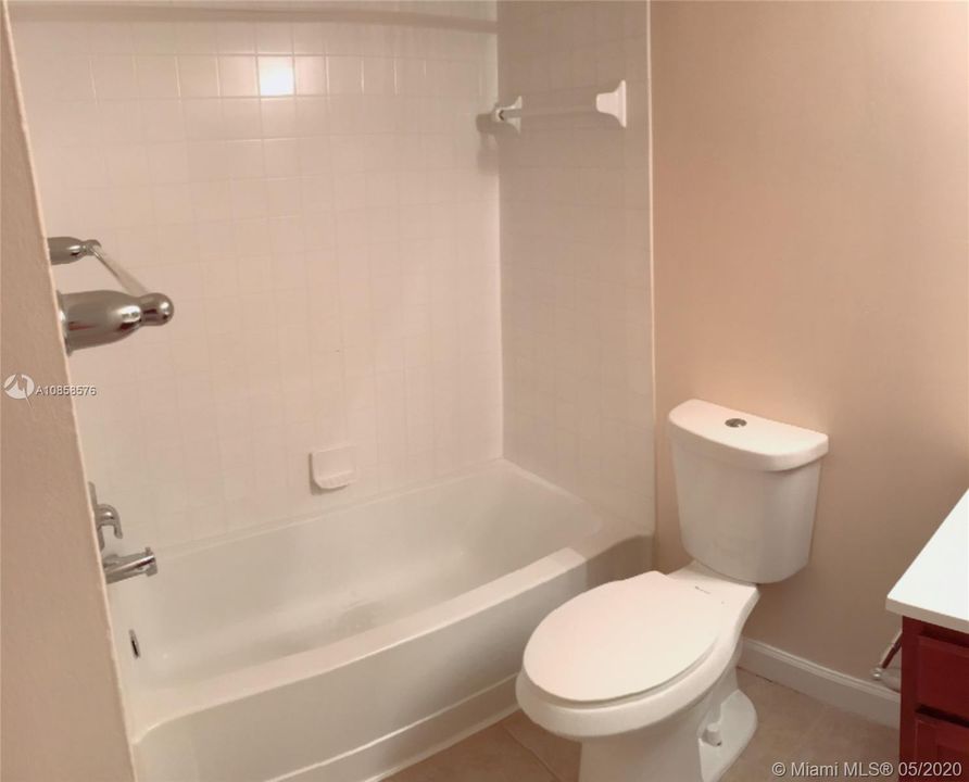 Recientemente alquilado: $1,375 (3 camas, 2 baños, 1050 Pies cuadrados)