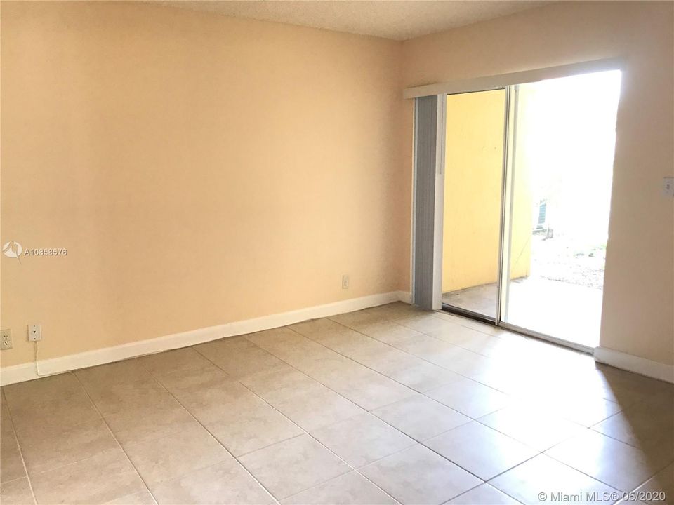 Recientemente alquilado: $1,375 (3 camas, 2 baños, 1050 Pies cuadrados)