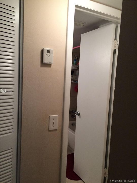 Recently Rented: $1,270 (1 beds, 1 baths, 620 Square Feet)