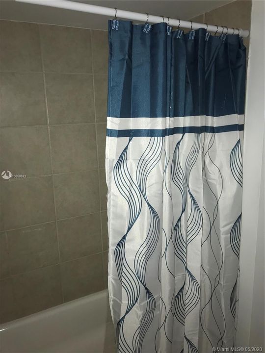 Recently Rented: $1,270 (1 beds, 1 baths, 620 Square Feet)