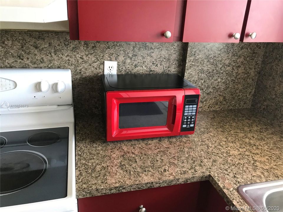 Recently Rented: $1,270 (1 beds, 1 baths, 620 Square Feet)