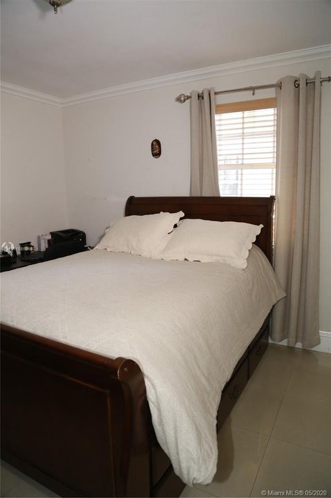 Recently Sold: $360,000 (3 beds, 2 baths, 1173 Square Feet)