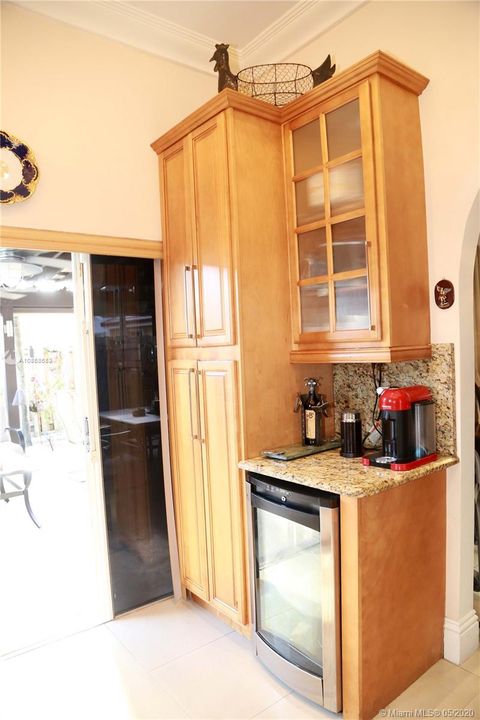 Recently Sold: $360,000 (3 beds, 2 baths, 1173 Square Feet)