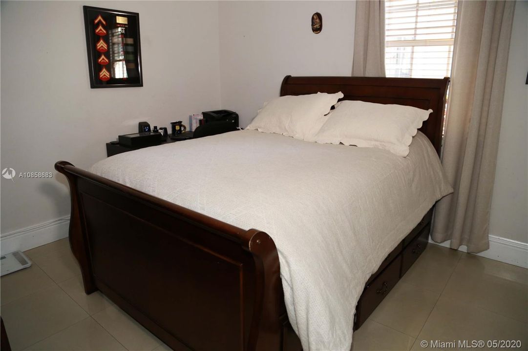 Recently Sold: $360,000 (3 beds, 2 baths, 1173 Square Feet)